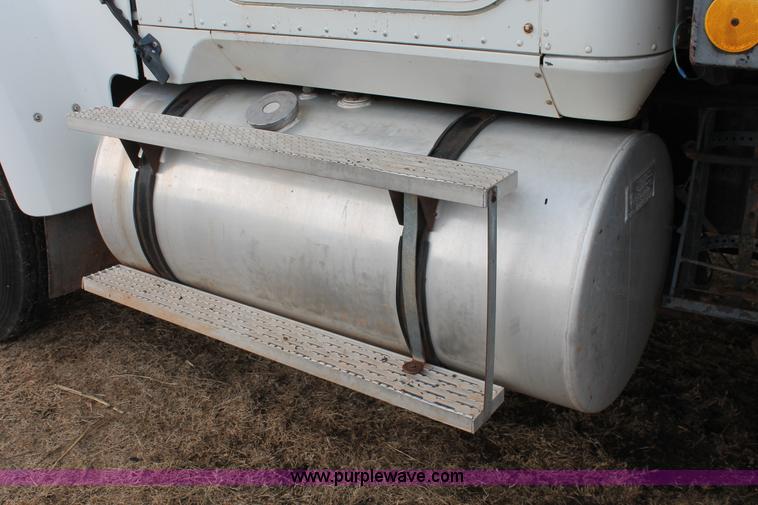 image for item H8388 1987 International F9370 triple axle dump truck