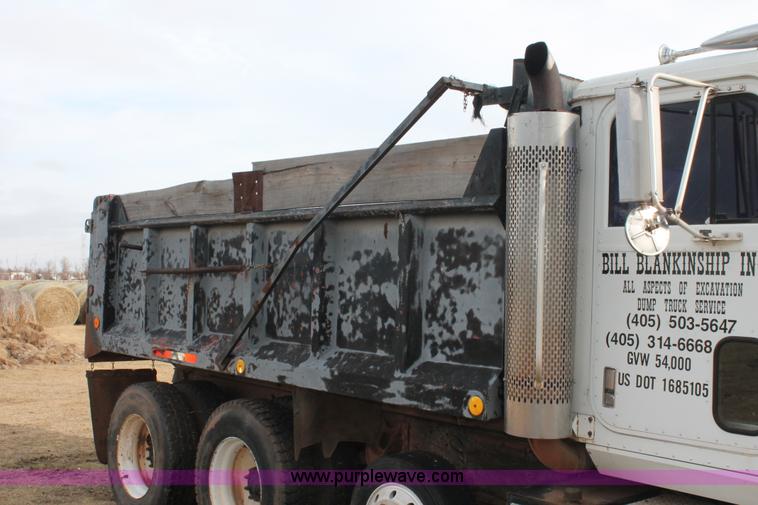 image for item H8388 1987 International F9370 triple axle dump truck