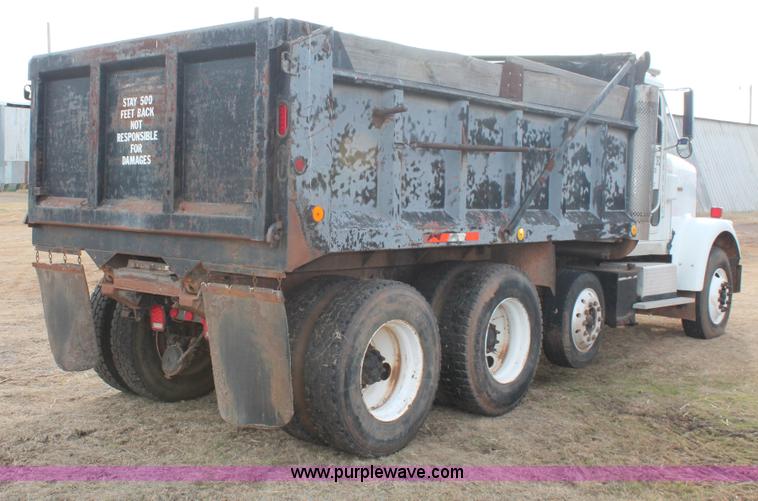 image for item H8388 1987 International F9370 triple axle dump truck