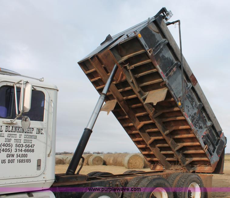 image for item H8388 1987 International F9370 triple axle dump truck