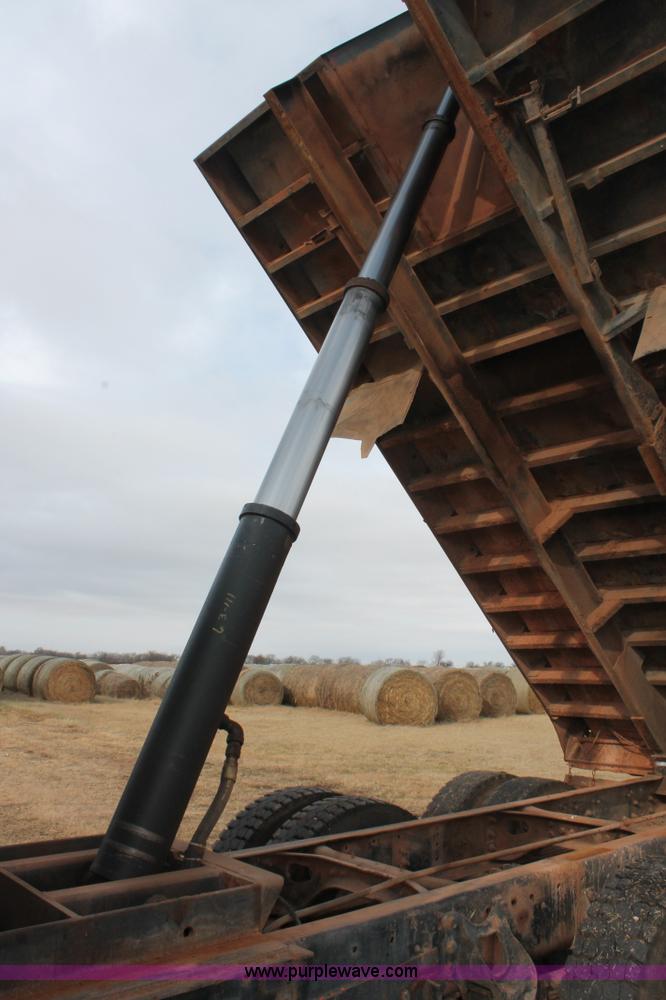 image for item H8388 1987 International F9370 triple axle dump truck