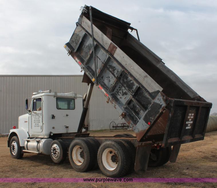 image for item H8388 1987 International F9370 triple axle dump truck