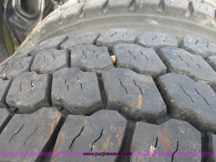 image for item I4959 2000 International 9900i Eagle semi truck