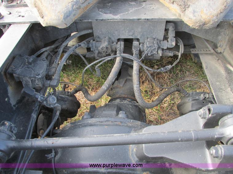 image for item I4959 2000 International 9900i Eagle semi truck