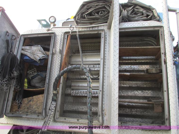 image for item I4959 2000 International 9900i Eagle semi truck