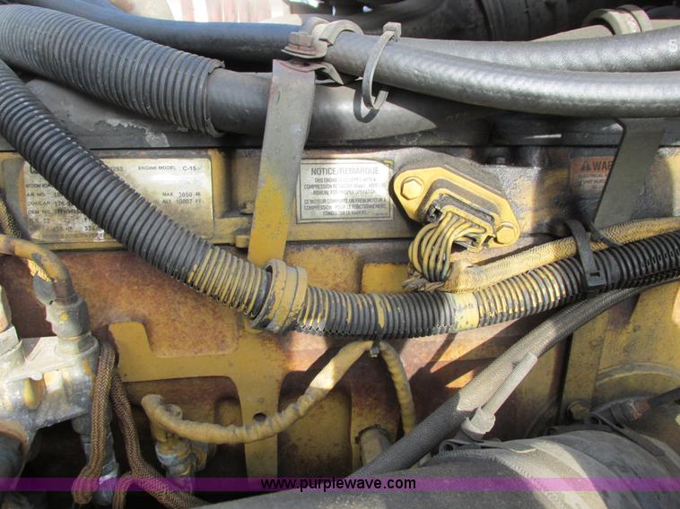 image for item I4959 2000 International 9900i Eagle semi truck