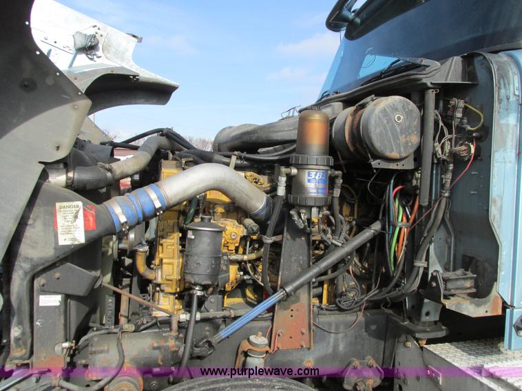 image for item I4959 2000 International 9900i Eagle semi truck