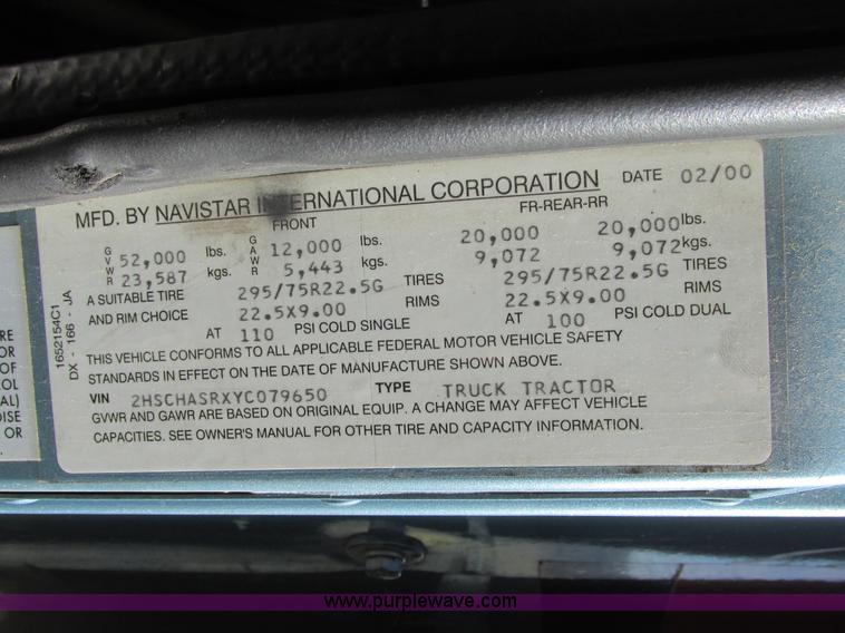 image for item I4959 2000 International 9900i Eagle semi truck