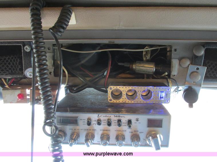 image for item I4959 2000 International 9900i Eagle semi truck