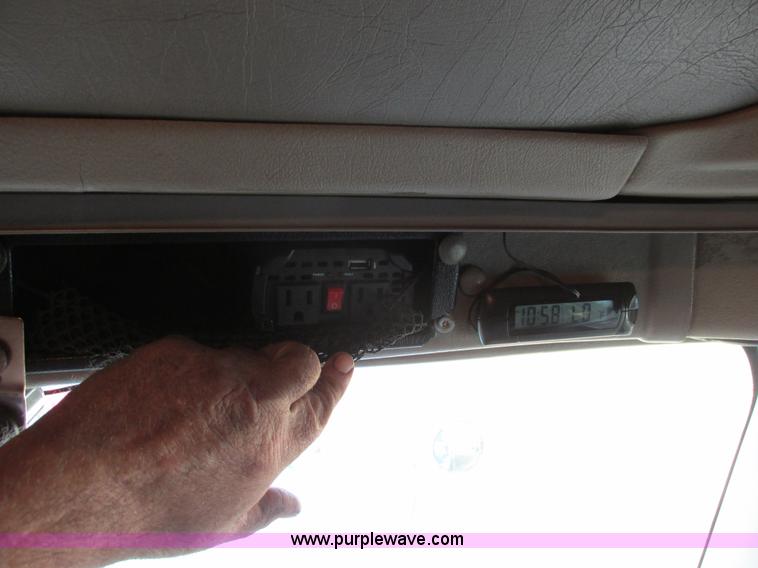 image for item I4959 2000 International 9900i Eagle semi truck