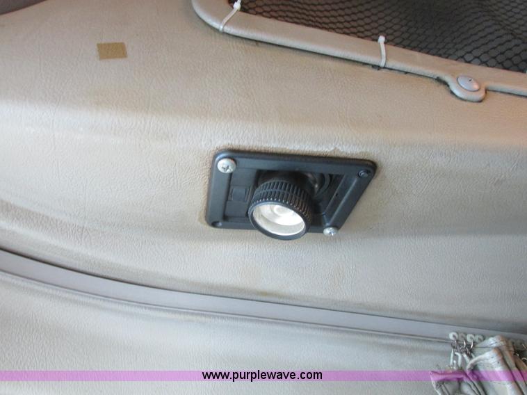 image for item I4959 2000 International 9900i Eagle semi truck