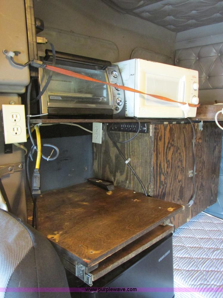 image for item I4959 2000 International 9900i Eagle semi truck