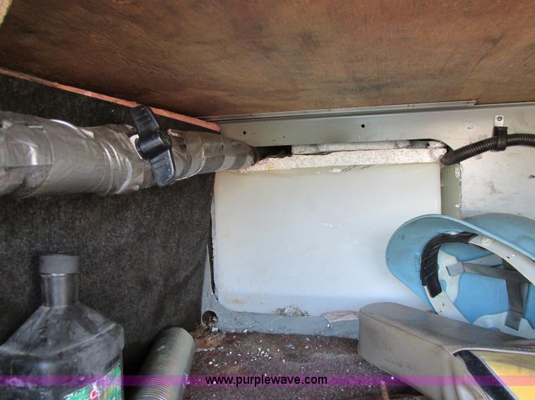 image for item I4959 2000 International 9900i Eagle semi truck