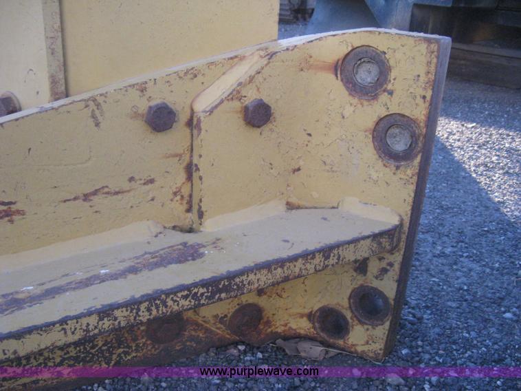 image for item I5743 Caterpillar dozer draw bar