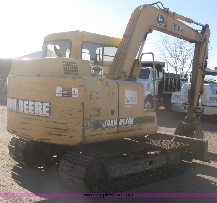 image for item I5745 1995 John Deere 190E excavator