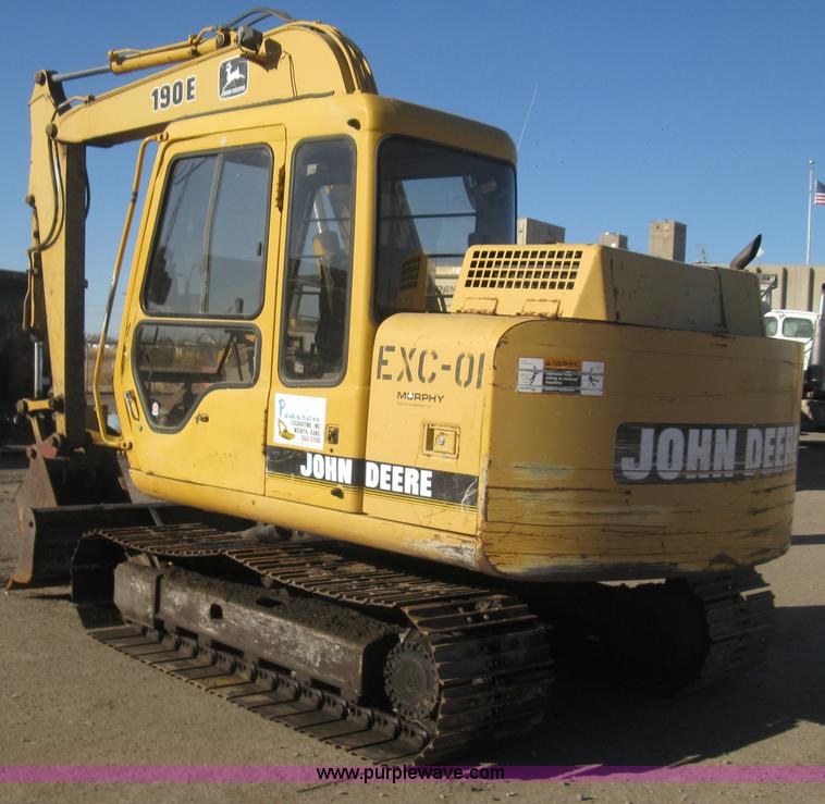 image for item I5745 1995 John Deere 190E excavator