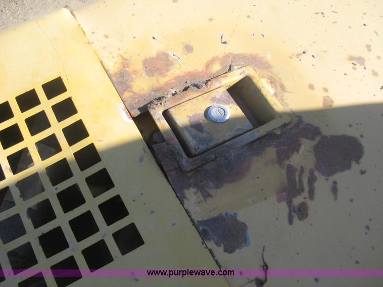 image for item I5745 1995 John Deere 190E excavator