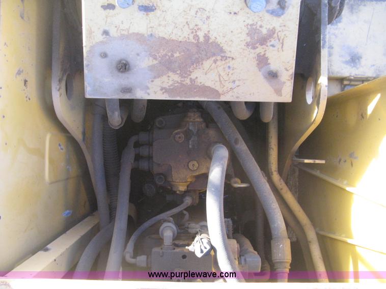 image for item I5745 1995 John Deere 190E excavator