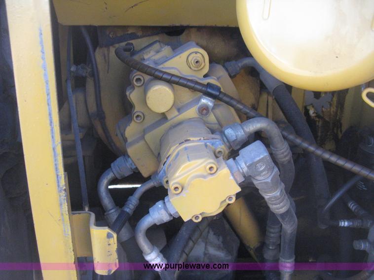 image for item I5745 1995 John Deere 190E excavator