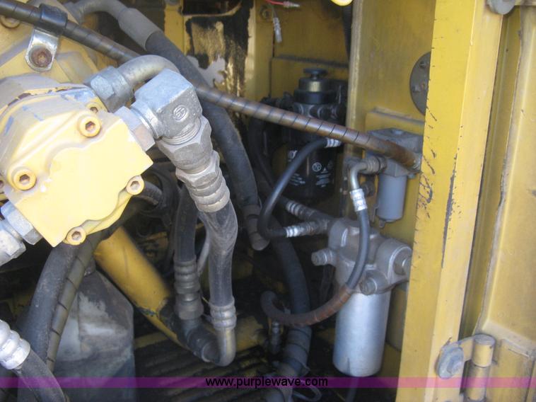 image for item I5745 1995 John Deere 190E excavator