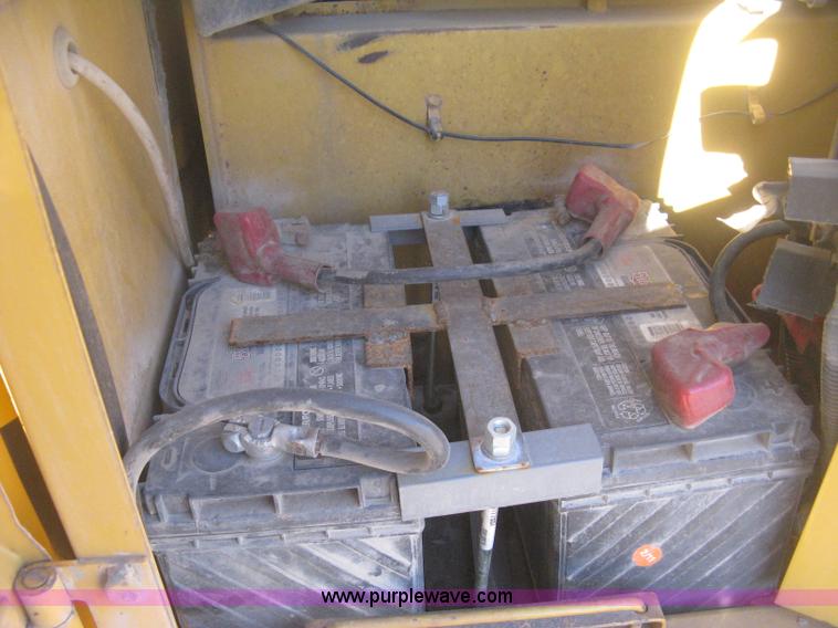 image for item I5745 1995 John Deere 190E excavator