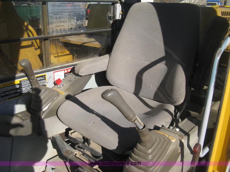 image for item I5745 1995 John Deere 190E excavator