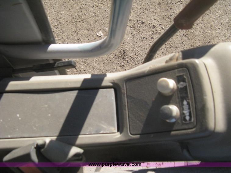 image for item I5745 1995 John Deere 190E excavator