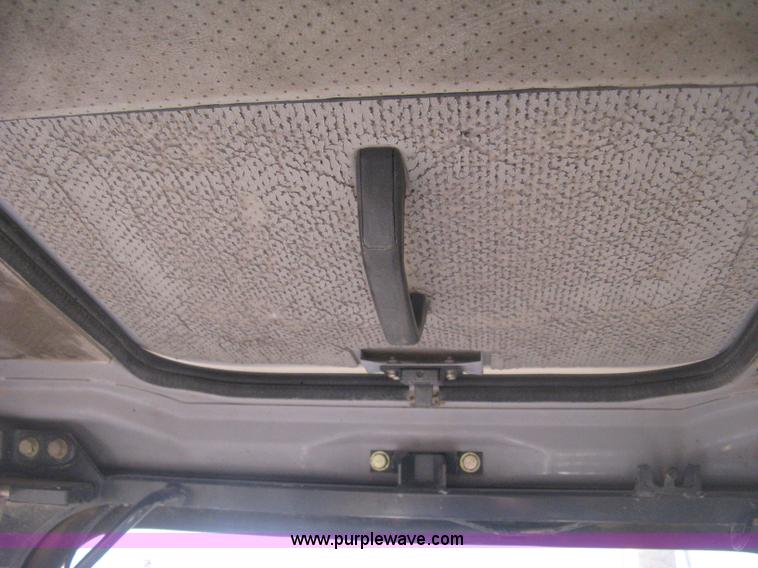 image for item I5745 1995 John Deere 190E excavator