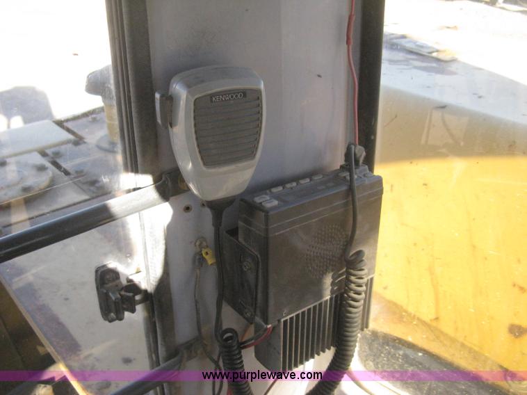 image for item I5745 1995 John Deere 190E excavator