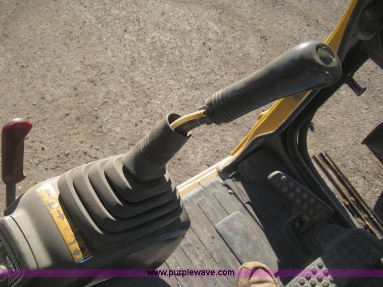 image for item I5745 1995 John Deere 190E excavator