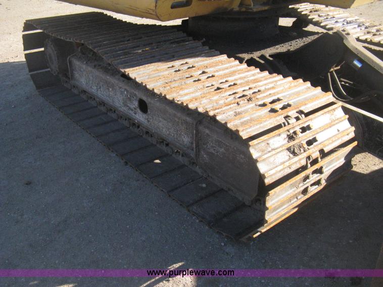 image for item I5745 1995 John Deere 190E excavator