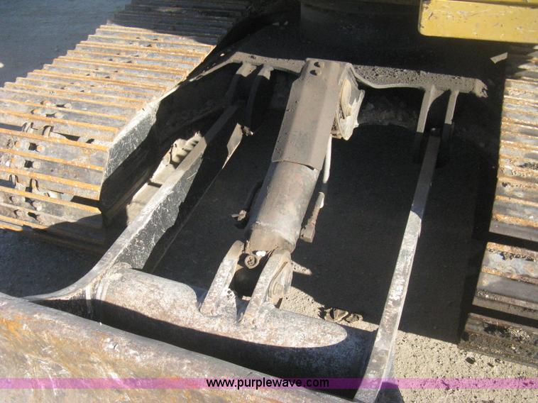 image for item I5745 1995 John Deere 190E excavator