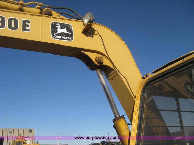 image for item I5745 1995 John Deere 190E excavator