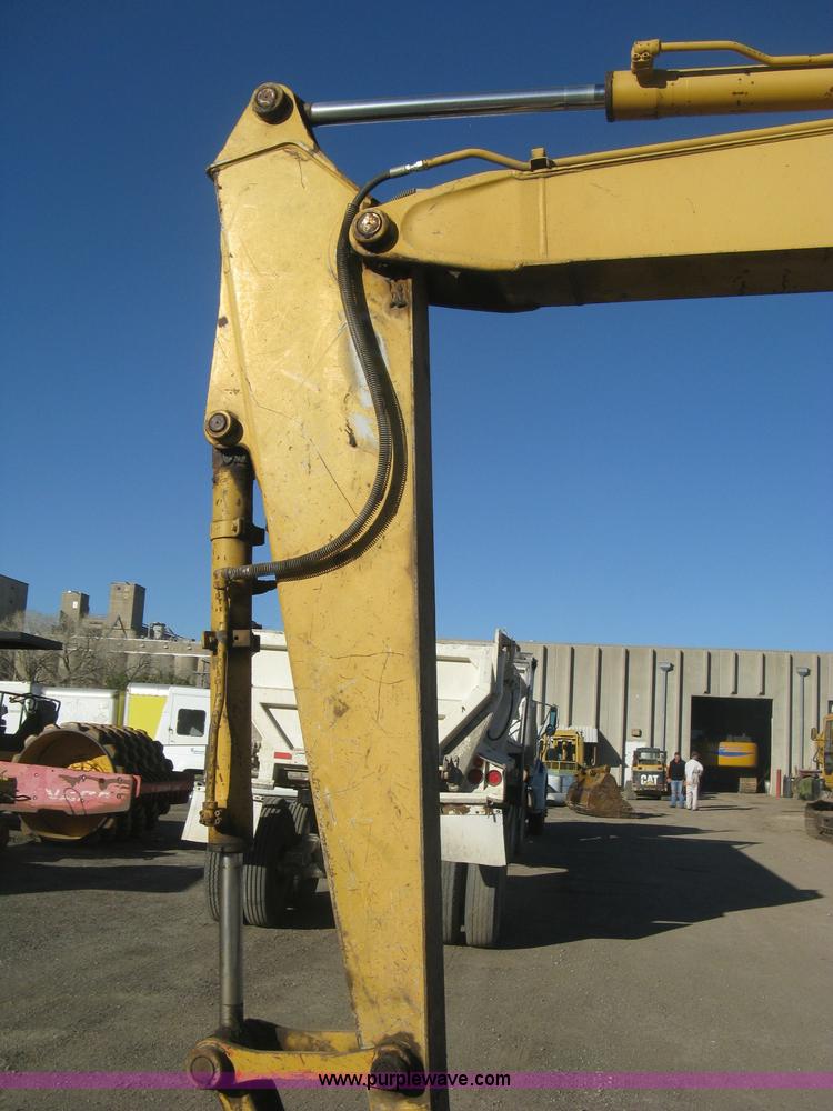 image for item I5745 1995 John Deere 190E excavator