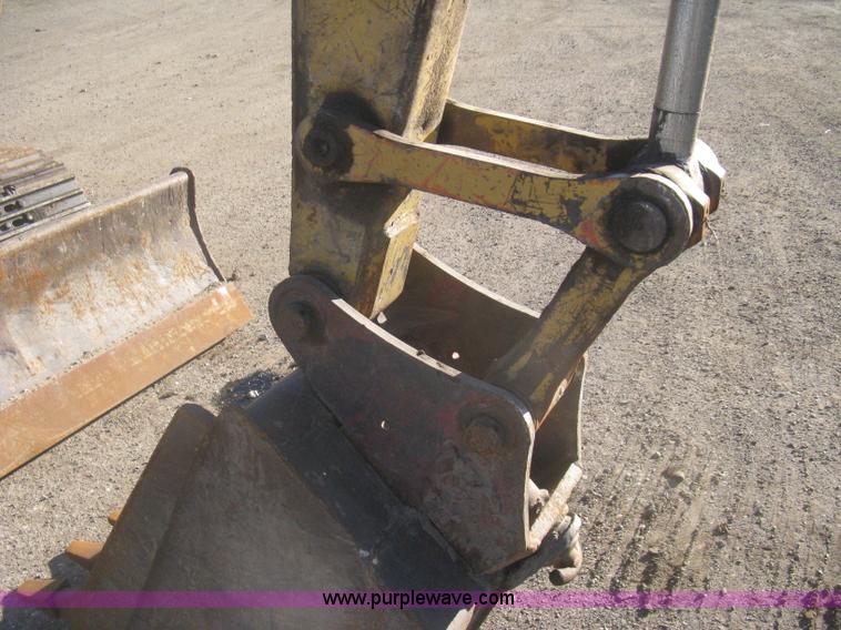 image for item I5745 1995 John Deere 190E excavator