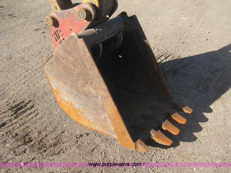 image for item I5745 1995 John Deere 190E excavator