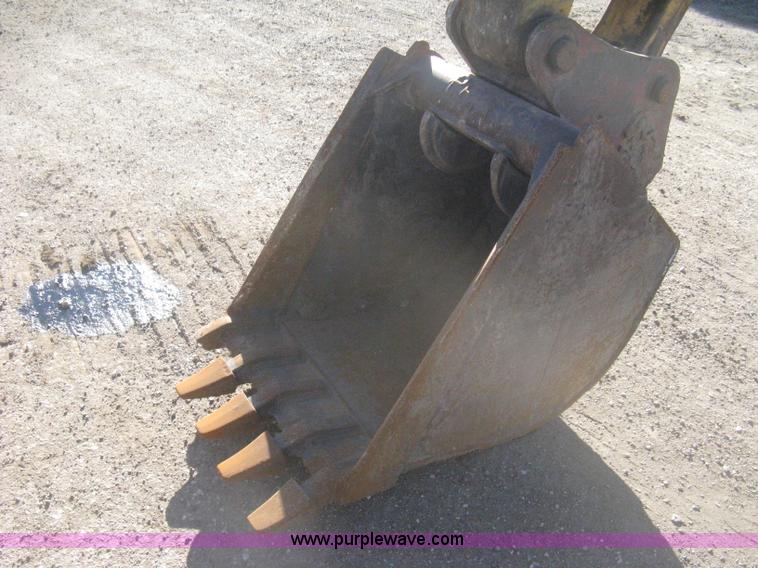 image for item I5745 1995 John Deere 190E excavator