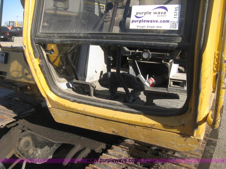 image for item I5745 1995 John Deere 190E excavator