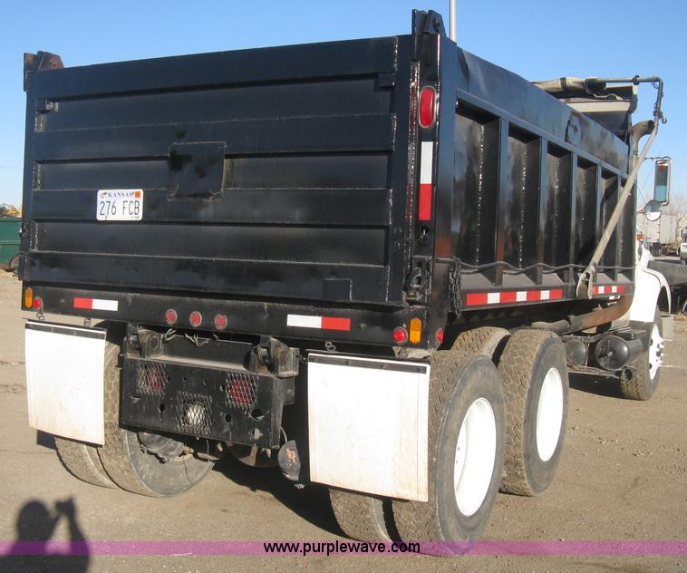 image for item I5747 2000 International F2674 dump truck