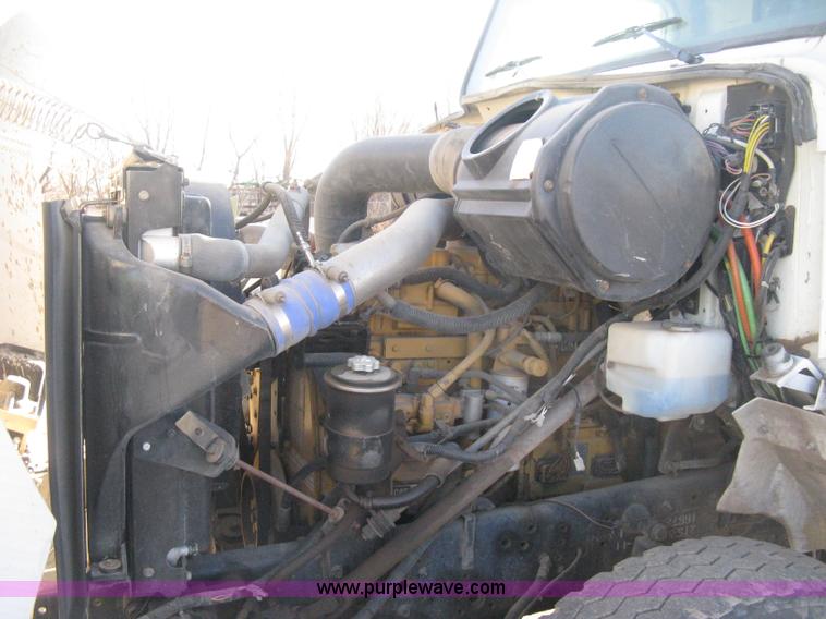 image for item I5747 2000 International F2674 dump truck