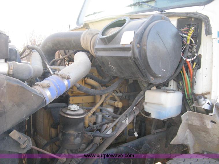 image for item I5747 2000 International F2674 dump truck