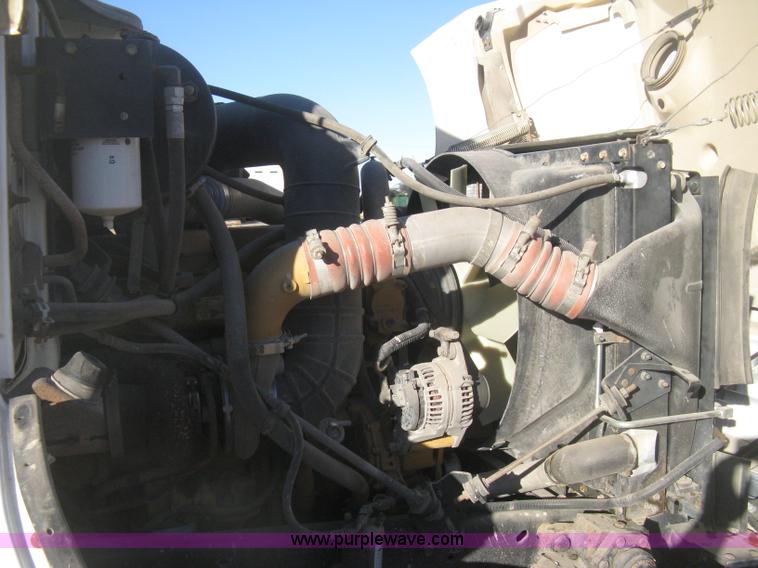 image for item I5747 2000 International F2674 dump truck