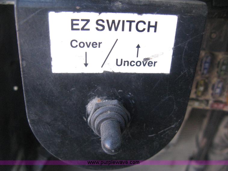 image for item I5747 2000 International F2674 dump truck