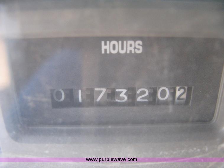 image for item I5747 2000 International F2674 dump truck