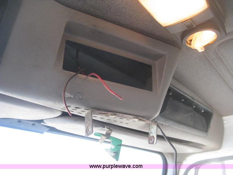 image for item I5747 2000 International F2674 dump truck