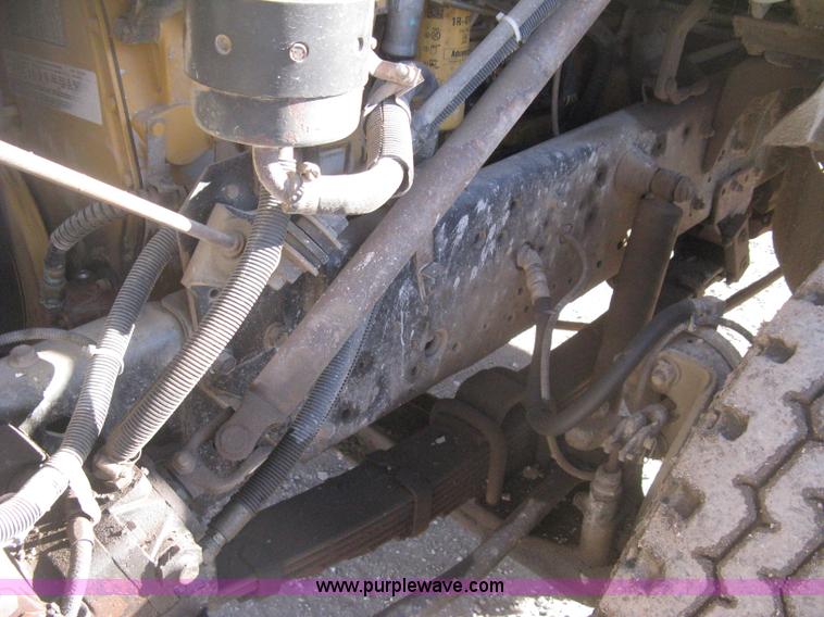 image for item I5748 2001 International F2674 dump truck