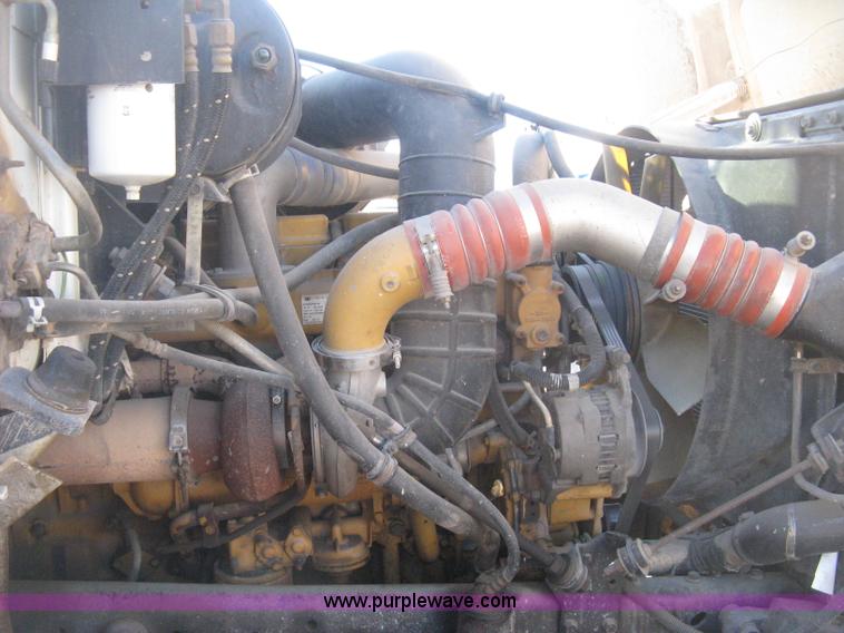 image for item I5748 2001 International F2674 dump truck