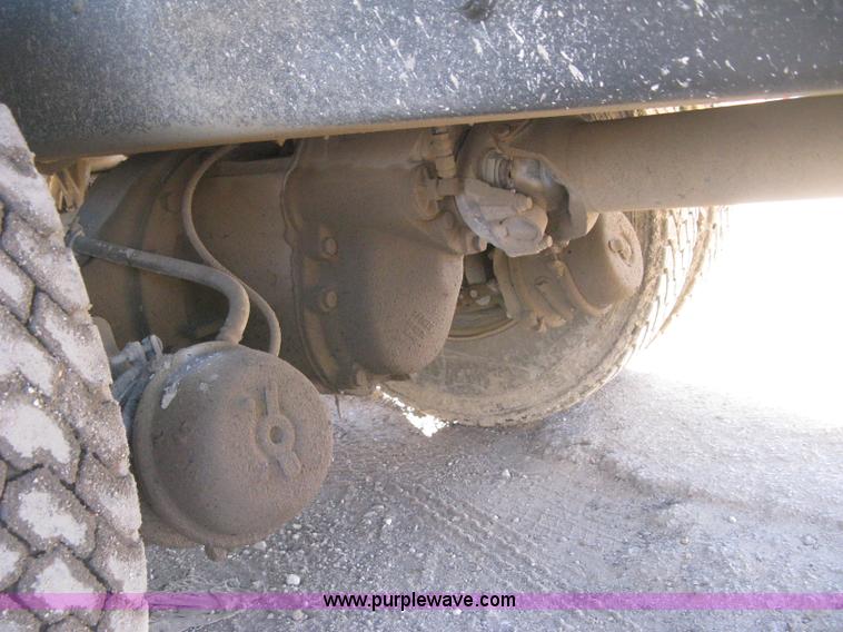 image for item I5748 2001 International F2674 dump truck