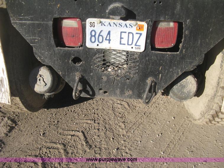 image for item I5748 2001 International F2674 dump truck