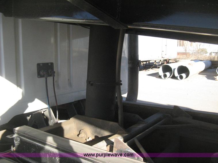 image for item I5748 2001 International F2674 dump truck